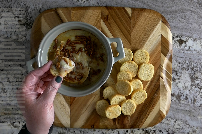 Easy appetizer brie with fig jam served on toast