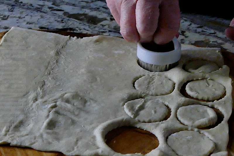 cutting circles from the puff pastry
