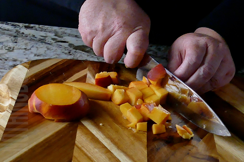 dicing peaches