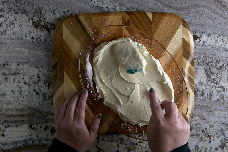 spread the cream on a platter